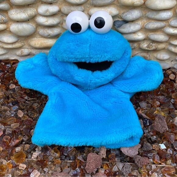 Sesame Street Cookie Monster Hand Puppet. EUC! - Picture 1 of 5